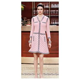 Chanel-Collar de cuerpo multicapa con perla rosa de Runway-Rosa