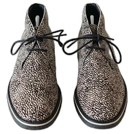 Tod's-Boots-Black,White