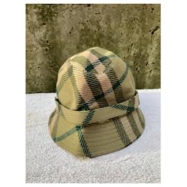 Burberry-Superbe chapeau Burberry cachemire comme neuf-Kaki
