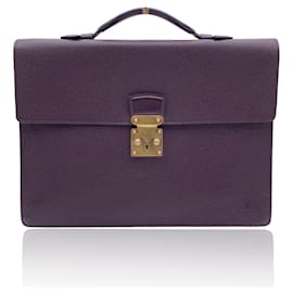 Louis Vuitton-Robusto en cuir Taïga marron 1 Mallette à compartiments-Marron