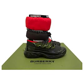 Burberry-Colour-block snow boots with logo tape-Red