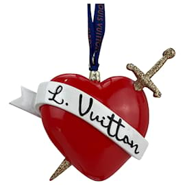 Louis Vuitton-Enfeite de coração vermelho Louis Vuitton com espada dourada brilhante usada-Vermelho