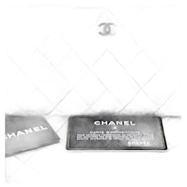 Chanel-Chanel Perfurado Prata Metalizado Pele de Cordeiro Acolchoado Zíper em Volta da Carteira Embreagem Usada-Prata,Metálico