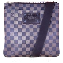 Louis Vuitton-LOUIS VUITTON Damier Ebene Brooklyn Pochette Plate Messenger Bag Crossbody Usado-Marrom
