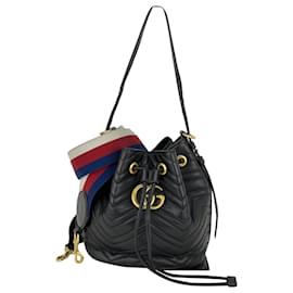 Gucci-Bolsa Gucci Sylvie Web GG Marmont Black Leather Matelasse Bucket Bag usada-Preto