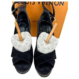 Louis Vuitton-LOUIS VUITTON Shoe Inserts LV Travel Wardrobe Accessory Shoe Horns Ornament Preowned-White,Cream