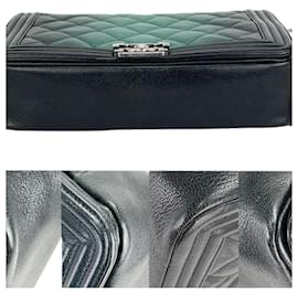 Chanel-CHANEL Sac Dark Green Ombre Quilted Glazed Leather Large Boy Authentique d'occasion-Vert,Vert olive