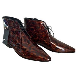 Yves Saint Laurent Botines Yves Saint-Laurent 39 Estampado de leopardo