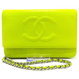 Portafoglio Chanel su catena Verde