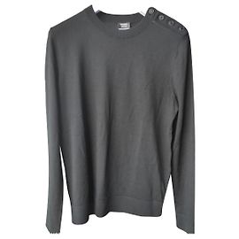 Chanel 4 shoulder buttons Black