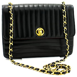 Chanel-Bolsa de ombro de corrente pequena CHANEL vintage tiracolo preto acolchoado-Preto
