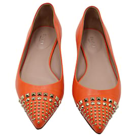 Gucci-Gucci Silber verzierte Ballerinas mit spitzer Zehenpartie aus orangefarbenem Leder-Orange