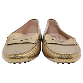 Tod's-Tod's Gommino Driving Shoes with Perforated Design in Gold Leather -Golden