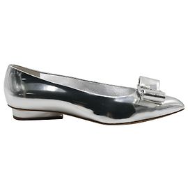 Salvatore Ferragamo Viva Ballet Flats in Silver Leather Silvery Metallic