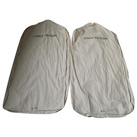 muito 2 capas louis vuitton novas nunca usadas Creme