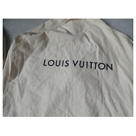 Louis Vuitton-molto 2 copertine louis vuitton nuove mai usate-Crema