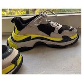 Balenciaga-Sneakers-Yellow