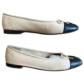 Classic ballet flats Chanel 39 Beige and black Black Beige