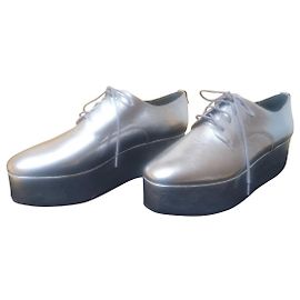 Calvin Klein Chaussures à Lacets Argentées en Cuir Argenté