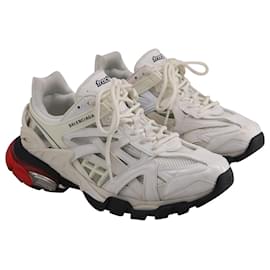 Balenciaga-Balenciaga Track.2 Low-Top Sneakers in White Polyurethane-White
