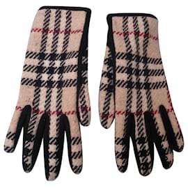 Burberry Luvas Outro