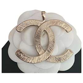 Chanel-Pendant necklaces-Golden