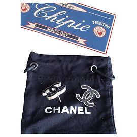 Orecchini Chanel neri in metallo Nero