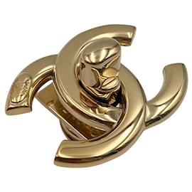 CHANEL CC Drehverschluss aus Gold Golden