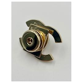 Chanel-Fecho turnlock dourado CHANEL CC-Dourado