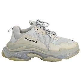 Balenciaga Triple S Sneaker aus grauem Leder Grau