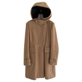 Prada Abrigos, Ropa de calle Castaño