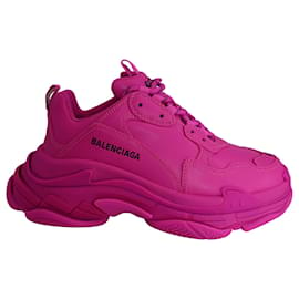 Balenciaga-Balenciaga Triple S Sneakers in Fuchsia Pink Polyurethane-Pink