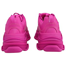 Balenciaga-Balenciaga Triple S Sneakers in Fuchsia Pink Polyurethane-Pink