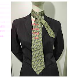 Hermès-Beautiful new Hermès tie-Red