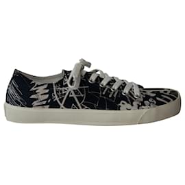Maison Martin Margiela-Maison Margiela Tabi Painted Low-Top Sneakers in Black Print Canvas-Black