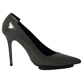 Balenciaga-Balenciaga Susan Pointed Pumps in Grey Patent Leather-Grey