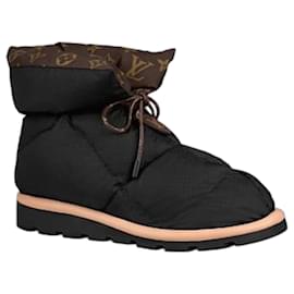 Louis Vuitton-LOUIS VUITTON Comfort ankle boots PILLOW very good condition T39 SALE OUT IN BLACK-Black