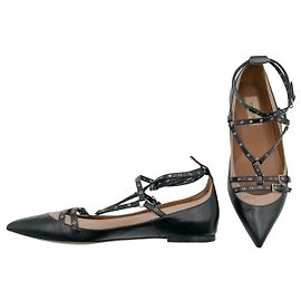 Ballerine Valentino in pelle nera e beige con rivetti-borchie Nero