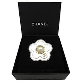 Chanel-* Broche fleur de camélia CHANEL A18P Fausse Perle Blanc Or Clair-Blanc,Doré