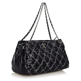 Chanel-Chanel Tweed On Stitch Tote Bag-Black