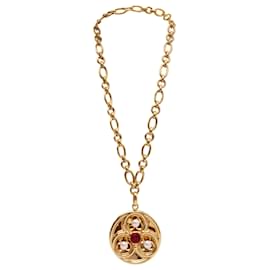 Chanel-Colar Chanel Com Medalhão-Dourado