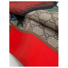 Gucci-Pañuelo Gucci de seda con serpiente-Castaño,Roja