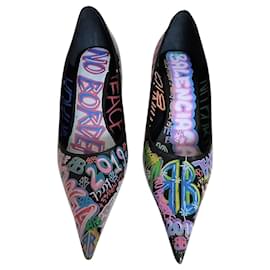 Balenciaga-Balenciaga Graffiti pumps-Multiple colors