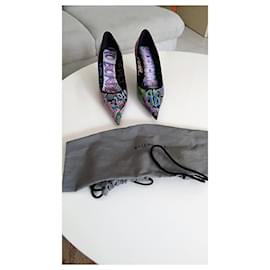 Balenciaga-Balenciaga Graffiti pumps-Multiple colors