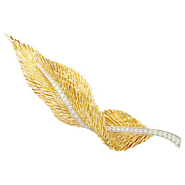 Spilla Hermès, "Feather", giallo oro, Platino, Diamants. Altro