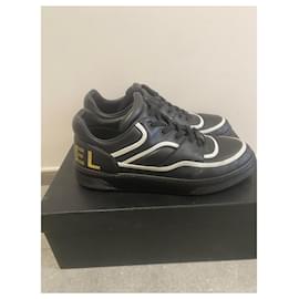 Chanel-Sneakers size 40 Excellent condition-Black,White