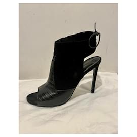 Saint Laurent-Saint Laurent Jane heels with lacing and embossing-Black