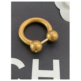 Chanel-Bolsa Chanel em metal dourado-Dourado