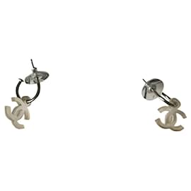 Chanel-Chanel earrings. CC rubber-Silvery
