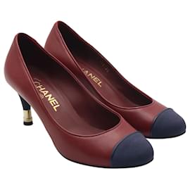 Chanel-Chanel Two-Tone Toe Cap Pumps in Red Leather-Red